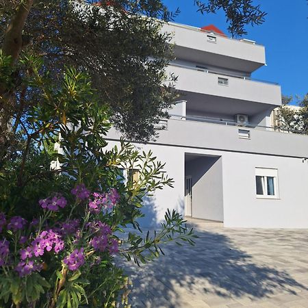 Apartments Miki 2 Novalja Exterior photo
